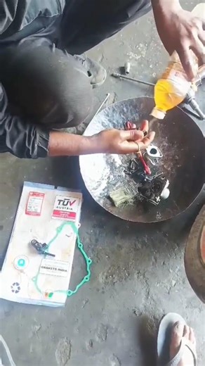 md Jasim mechanic Patra panchayat bag shop A2Z MOTORS BS6 fi super Splendor gadi total body cleaning