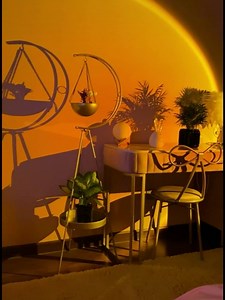 Sunset Red Projection Lamp, 180 Degree Rotation Night Light Projector, USB LED Light Internet Celebrities Live Streaming Lamp Sunset Atmosphere Lamp Decoration Light for Room