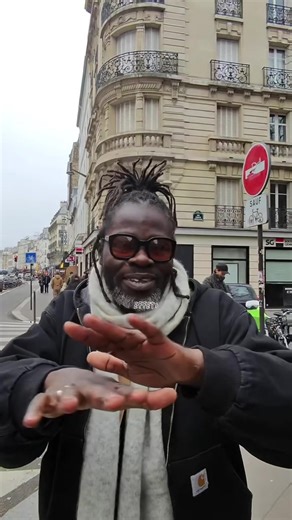 Rencontre avec le grand Féfé dans les rues de Paris