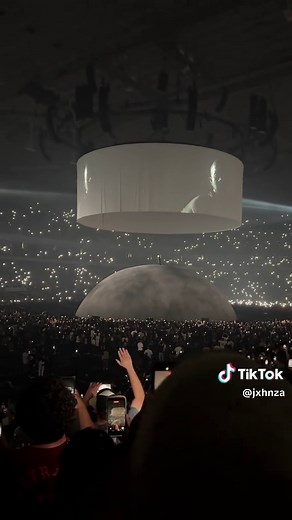 Kanye West - Heartless (7.04.26) at Alamodome