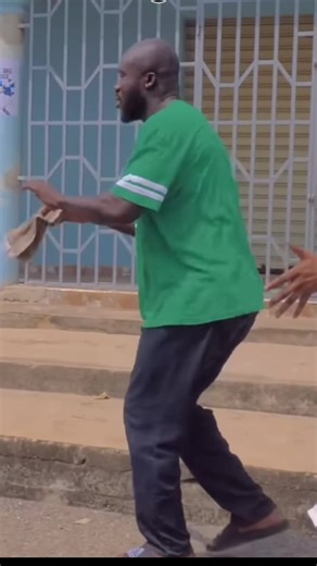 Akabenezer Comedy: Kaka Lika Dance Moves