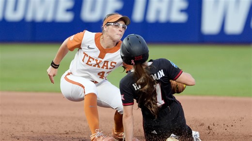 How obstruction call 'fired up' Texas softball in WCWS Game 1 win over Texas Tech