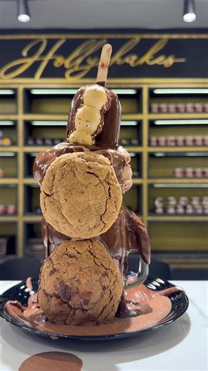 the trendiest dessert on TikTok 🔥#fyp #hollyshakes #viral #dessert @Hollyshakes