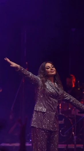 Elissa on Instagram: "Kicking off my US Tour from NYC. Your energy and warm welcome made me forget all the cold weather❄️🫶🏻. San Diego! You’re next! #Elissa #ElissaUsaTour"