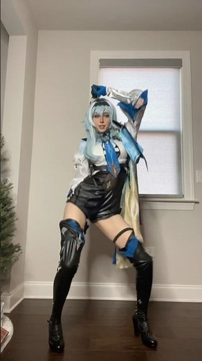 Eula dances❄️ #cosplay #genshinimpact #eula #cosplayer #genshinimpactcosplay