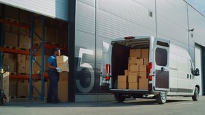 Outside Logistics Retailer Warehouse Diverse Team 库存影片视频（100% 免版税）1075562717 | Shutterstock