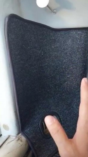 Classic VW BuGs - 1965 Beetle Sedan Carpet Installation Pt 3