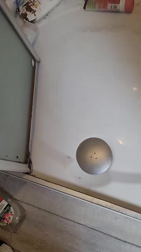 #shower #bathroom #cleaning #cleanwithme #cleantok #deepclean #jlcleaningsolutions #foryoupage❤️❤️ #fyp #viakal