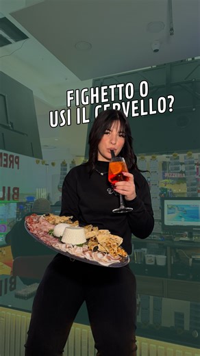 Pietro Vilardi on Instagram: "PROMO APERTIVO: dal lunedì al venerdì, dalle 17:00 alle 20:00 se vieni sulle piste in coppia avrai due bibite alcoliche o analcoliche + un tagliere a soli 25€! 🤩😜 📍 Via S.Salvatore snc, Casoria"