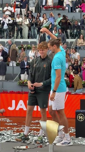 Sinner & Zverev Pop Champagne 🍾