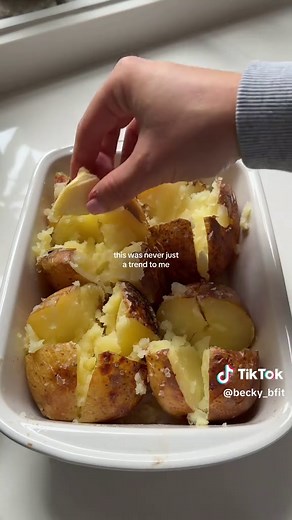 Easy Chilli Baked Potatoes Recipe | High Protein Dinner