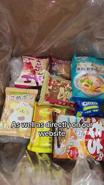 Lets pack the biggest snack box size currently on the market with us ❤️ This is our 11 pounds snack box #asian #asiansnacks #asianfood #asiansnackbox #smallbusiness #smallbusinesscheck #exoticsnacks #internationalsnacks #packingorders #japanese #japanesefood #diasnacksus #smallbusinessowner #packwithme #asiansnackreview #asiansnacksyoushouldtry #exoticchips #japanesesnacks