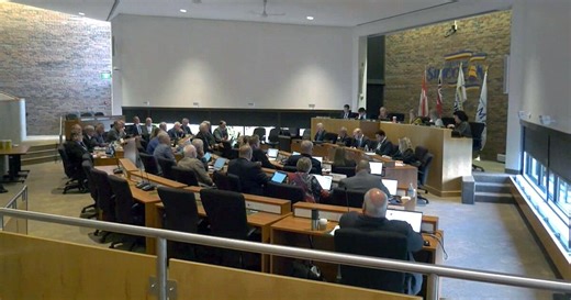 County votes to reduce council size