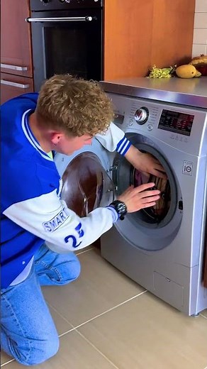 Washing Machine Scare: The Ultimate Prank! 😂🧼