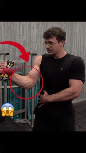 Akimbo vs Robot Arm Wrestling😱🥶