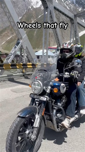 First super meteor 650 on Leh highway 16.06.2023 #shorts #meteor650 #bike