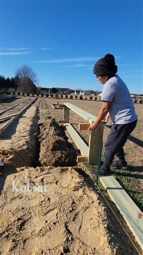 171K views · 439 reactions | How to install 8 feet garden bed - DIY garden tips and ideas #gardentips #diyprojects #raisedbedgarden #gardenideas #garden | Kabsat | Facebook