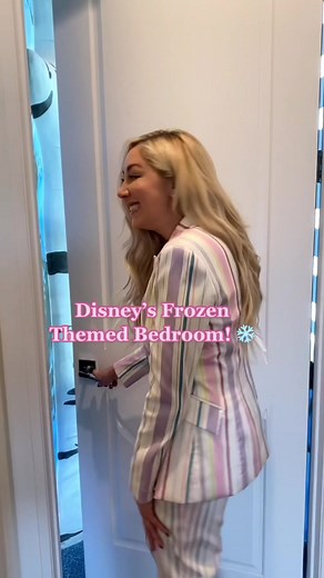 Disney Frozen Themed Bedroom Tour
