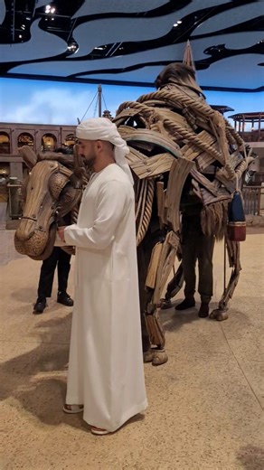 Artificial Man walking CAMEL seaworld Abudhabi #Human moving #aquarium #seaworldabudhabi #yasisland