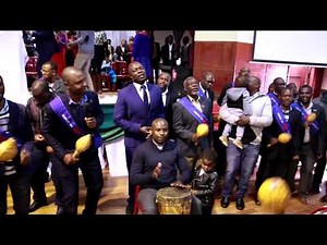 Mwari Mubatsiri wedu Hebron MUMC Vabvuwi lead vocalist Baba Madzimbamuto