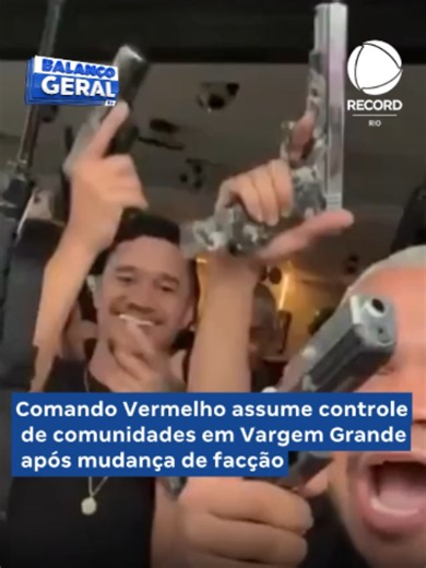 #BalançoGeralRJ 🚁Traficantes que atuavam em comunidades de Vargem Grande romperam com o Terceiro Comando Puro (TCP) e passaram a integrar o Comando Vermelho (CV), assumindo o controle da região. A mudança altera o cenário do crime organizado na área, e as autoridades acompanham a situação para prevenir novos confrontos. 📲 Siga @recordrio e fique por dentro das principais notícias do dia!