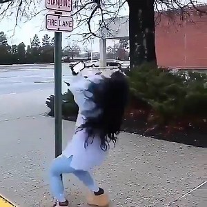 Keshtu eshte kur vihen shtylla vend e pavend :p | Al Pazar