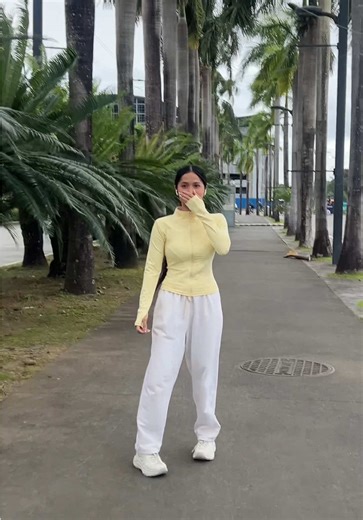 Comfortable Long Sleeve Yoga Fit for Workouts