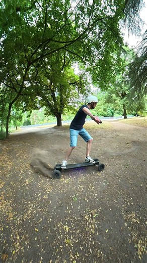 Creating a mini tornado with an electric skateboard 🌪️ @evolveSkateboards Diablo Carbon