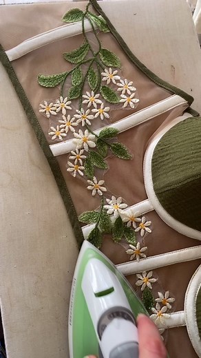 This was my impulse weekend project! Pattern link in comments, construction inspiration from @officialhambly ✨ #sewing #fashion #bustier