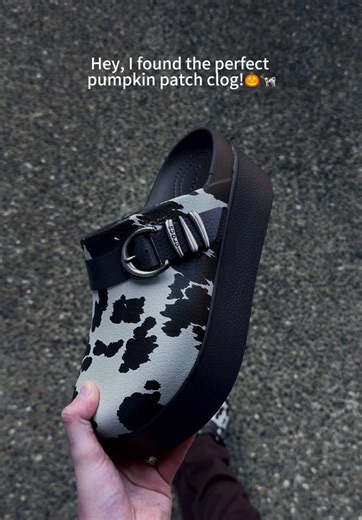 📣📣📣Animal print lovers, you NEED these! #Crocs #weekendflashdeal #fyp #animalprint #autumnslipper