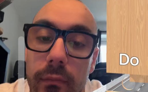 Hardstyle制作人rooler进行地狱级难度音高挑战