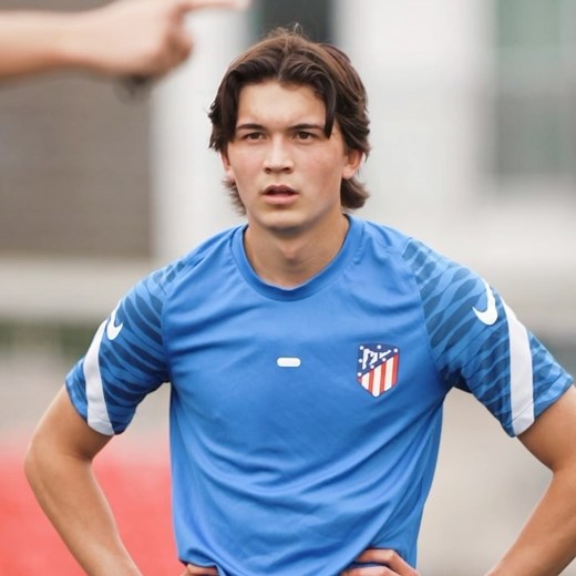 Atleti Development Program: The Next Generation 📈🔴⚪️ Kicking off the 2024 @atleticodemadrid Development Program with some of the top young local talent in Ottawa 👏🏻✅ Over the next few months these players will work closely with @drewbeckie and his staff with the aim of having them integrated into training sessions regularly with Atletico Ottawa’s first team. 📸: @julialewis.media #ForOttawa | #PourOttawa | Atlético Ottawa