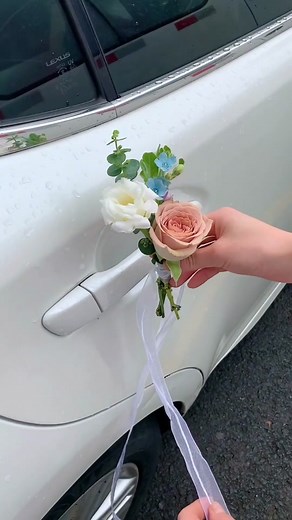 🌹 #florist #flowerarrangement #floraldesign #flowerarranging