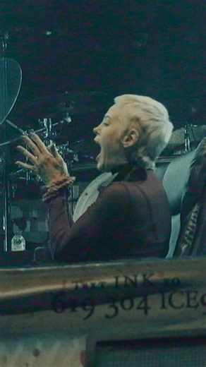 Ice Nine Kills on Instagram: "“A 🌹 by any other name…” Wembley was a SCREAM, thanks to our London Psychos, the great Rose McGowan, and Ghostface himself, Roger L Jackson, who phoned in from Woodsboro. 🇬🇧🔪📞"