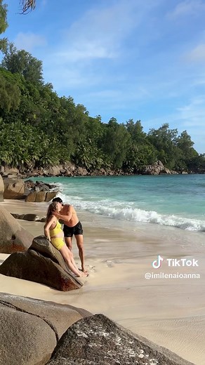 Romantic Beach Moments: Love by the Shore