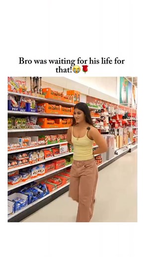 @thestreamloops on Instagram: "Sara Saffari is an American fitness influencer, content creator, and social media personality known for her workout videos, gym routines, and lifestyle content on YouTube, Instagram, and Tik Tok. She began posting fitness content in her early 20s and quickly grew a large following by sharing practical exercise tips, diet advice, and relatable personal moments. Although she has a Twitch account, she doesn’t actively stream gaming or regular content there like tradit