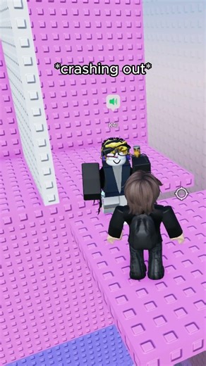 I GAVE THE CUTESS PLAYER FLY in Roblox!! 🥺 #roblox #shorts