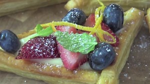 59K views · 1.1K reactions | Who doesn't love a good tart? ;) Try out my Custard Fruit Tarts, they're so simple and taste amazing! Ingredients: makes 8 4 sheets puff pastry (cut into strips & triangles) 10 strawberries 1 cup blueberries rind of 1 orange 1/4 cup fresh mint leaves icing sugar to dust CUSTARD 4 egg yolks 1 cup milk (plus 2/3 cup extra) 1/2 cup sugar 1/4 cup corn flour 1 tsp vanilla bean paste ENJOY! ~ Nicko | Nicko's Kitchen | Facebook