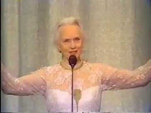 Jessica Tandy wins 1983 Tony Award for Best Actress in a Play