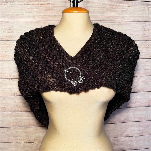 Buy Outlander Inspired Hand Knit Cape: Claire's Cowl With Penannular - Free Shipping in Canada Online in India - Etsy