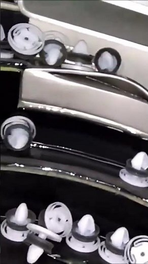 Vibratory Bowl Feeder for Plastic Automotive Trim Clips | RNA Automation #bowlfeeder #automotive