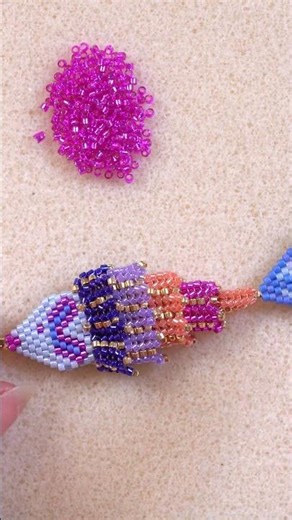 This beaded fish is handmade 😳 #DIY