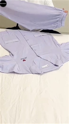 Smart Clothes Folding Hack 👕 Save Closet Space