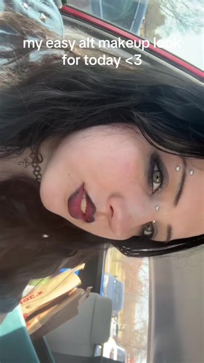 #altmakeup #easyaltmakeup #whimsigoth #simplealtmakeup #everydaymakeup | alt makeup