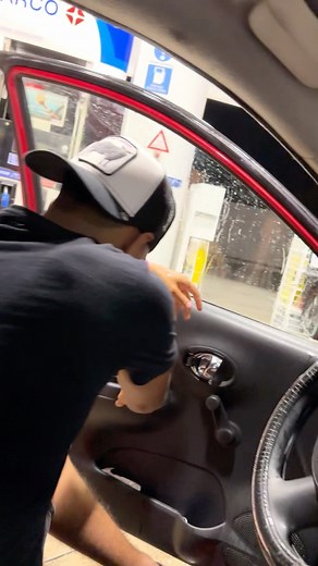 213K views · 6K reactions | se pusieron belicos los limpiavidrios | Los Compas CLN | Facebook