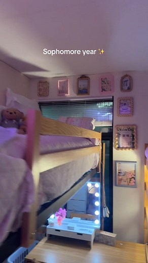 147K views · 2.8K reactions | In love with room! #collegedorm #endicottcollege #collegemovein #dormtour #dormroom | Abby Ann | Facebook