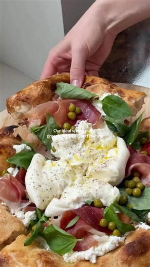 Shop cookware at the link in our bio! 💙#woodfiredpizzaoven #bakingsteel #cooking #nycsmallbusiness #springpizza