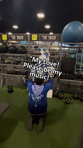 Cosplay Surprise: Genshin Impact's Furina in the Gym!