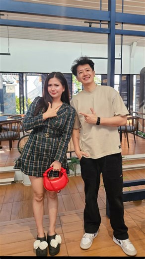 Coffee Time with Friends: Cherishing Special Moments