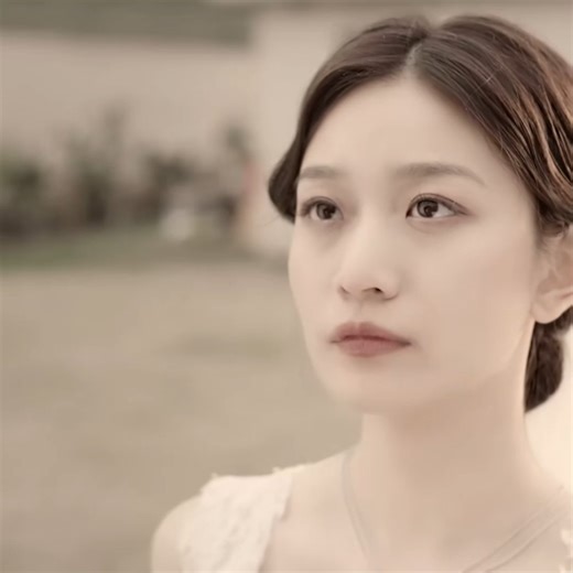 💖Bride divorces at wedding, produces evidence of groom's infidelity 💖新娘在婚礼现场离婚，拿出新郎出轨证据 📺Drama：不可爱的她 She may not be cute 🤗Welcome to click and watch🙌 #不可爱的她 #Shemaynotbecute | Lemon Drama